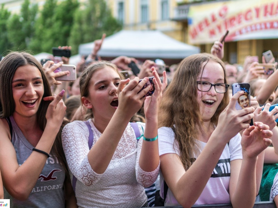 Több ezer fiatal tombolt együtt az USNK-val a Helló Nyíregyháza! rendezvényen