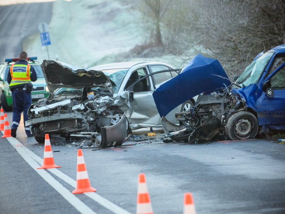 Két hónap alatt 127-en haltak meg az ország közútjain - Vörös kódot adott ki a rendőrség