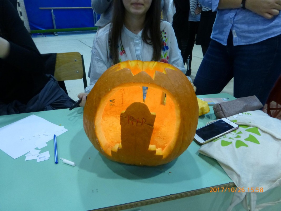 Fergeteges halloweeni hangulat a Kölcseyben