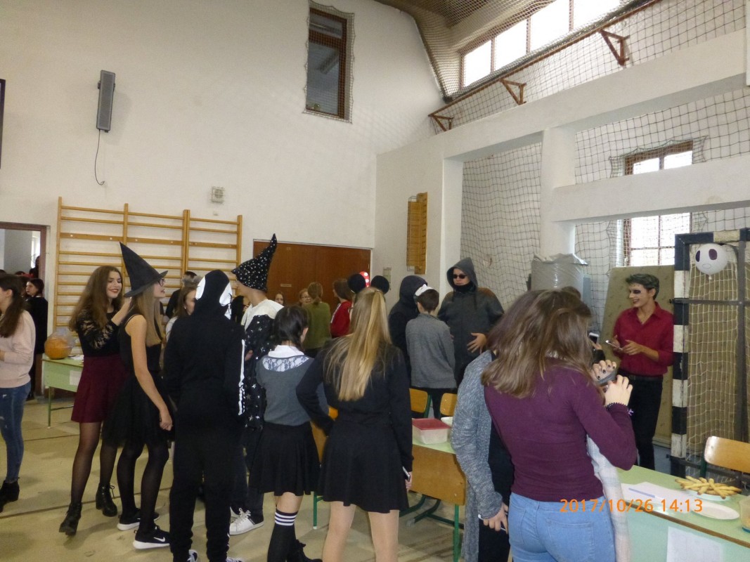 Fergeteges halloweeni hangulat a Kölcseyben