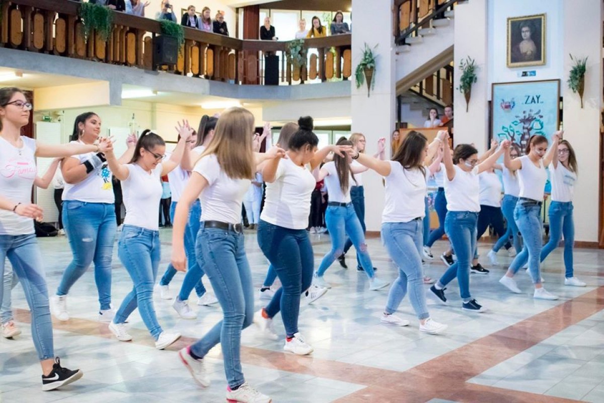 Farsang nemzetközi módra a Zayban