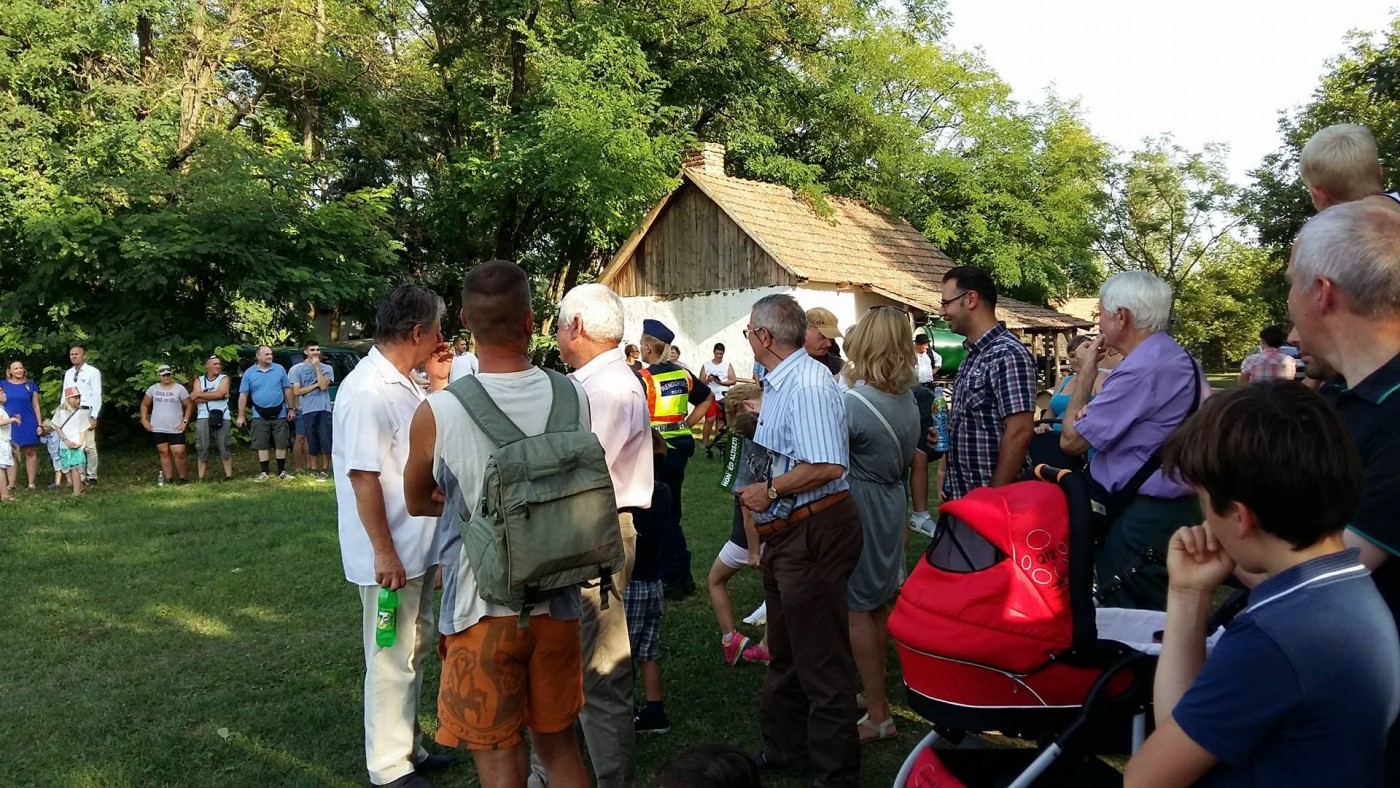 Huszártalálkozó képekben