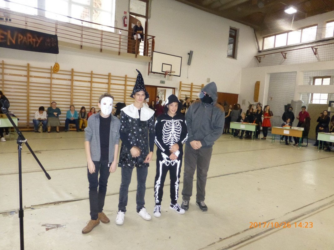 Fergeteges halloweeni hangulat a Kölcseyben