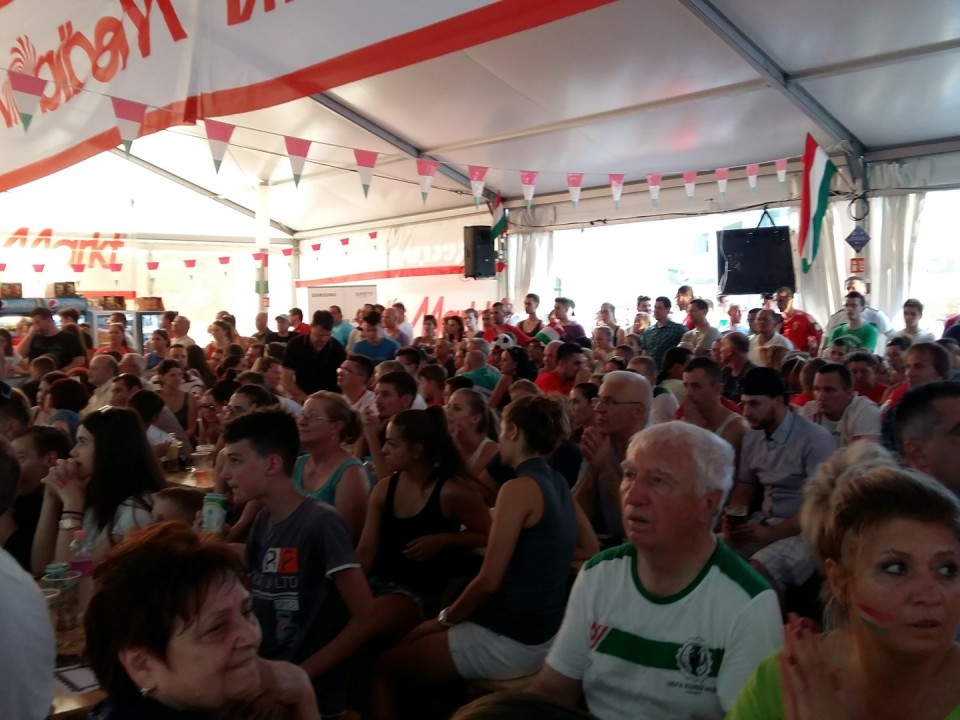 A meccs végén se hagyták abba a szurkolást!