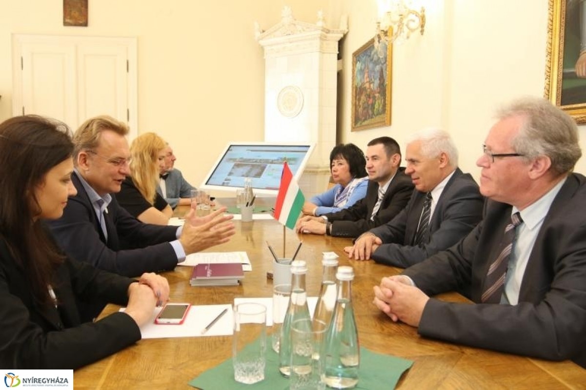 ÓRIÁSI ÉRDEKLŐDÉS NYÍREGYHÁZA IRÁNT AZ UKRÁN LEMBERG VÁROSÁBAN