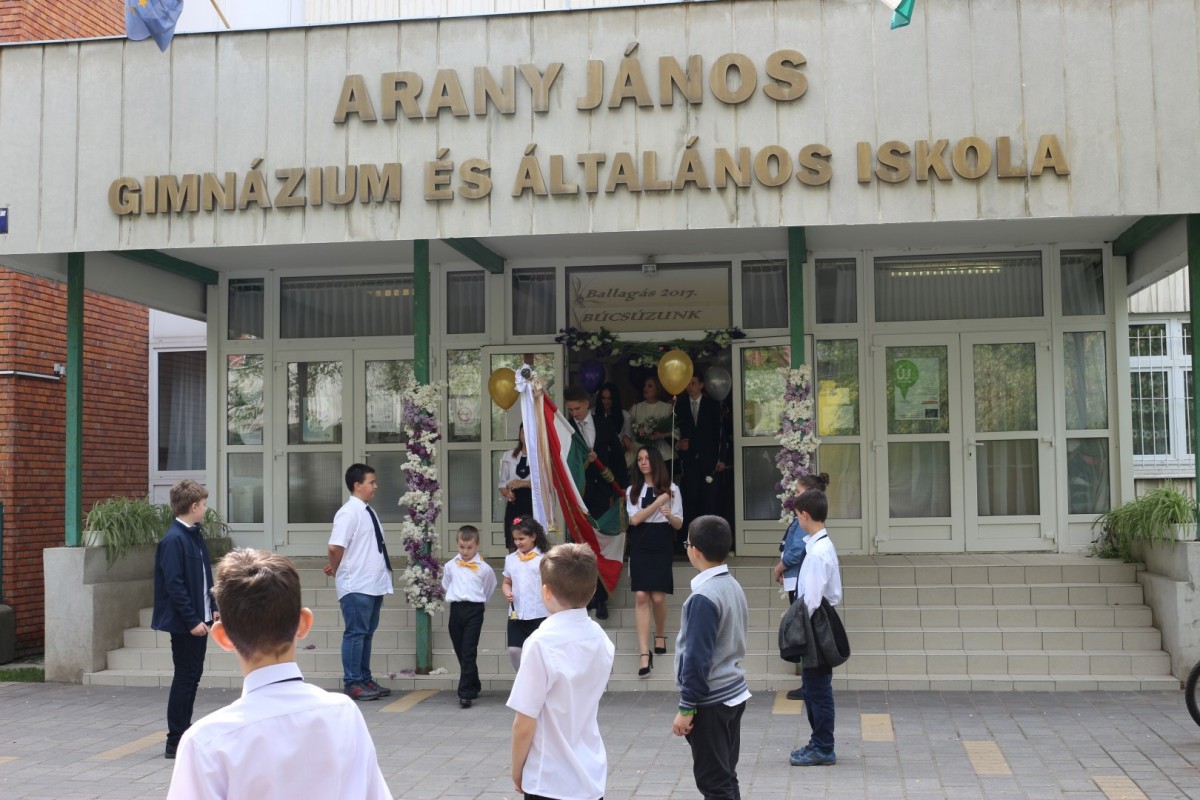 Arany János Gimnázium ballagási fotók