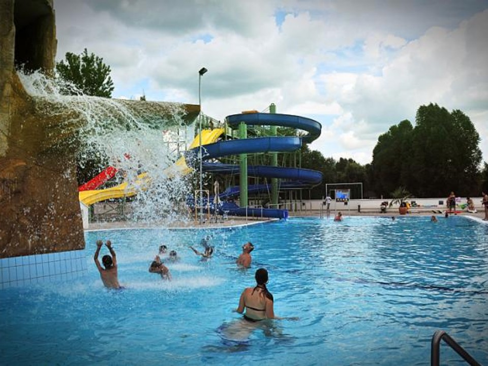 Három hét múlva nyit a Parkfürdő Sóstón!