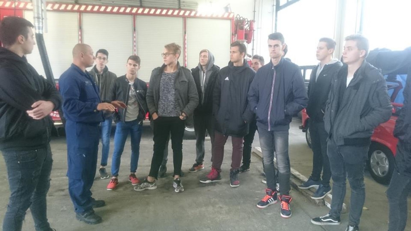 Tűzoltóknál jártak az "aranyos" diákok