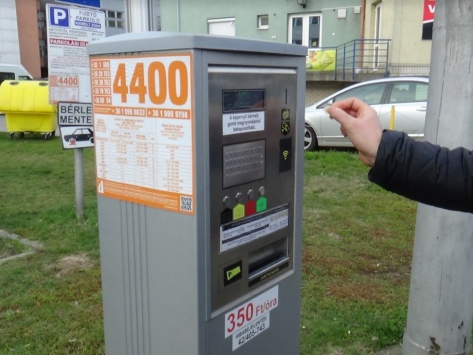 AZ IDEI ÉVBEN IS VAN LEHETŐSÉG INTÉZMÉNYKÖRNYÉKI PARKOLÓBÉRLET MEGVÁSÁRLÁSÁRA
