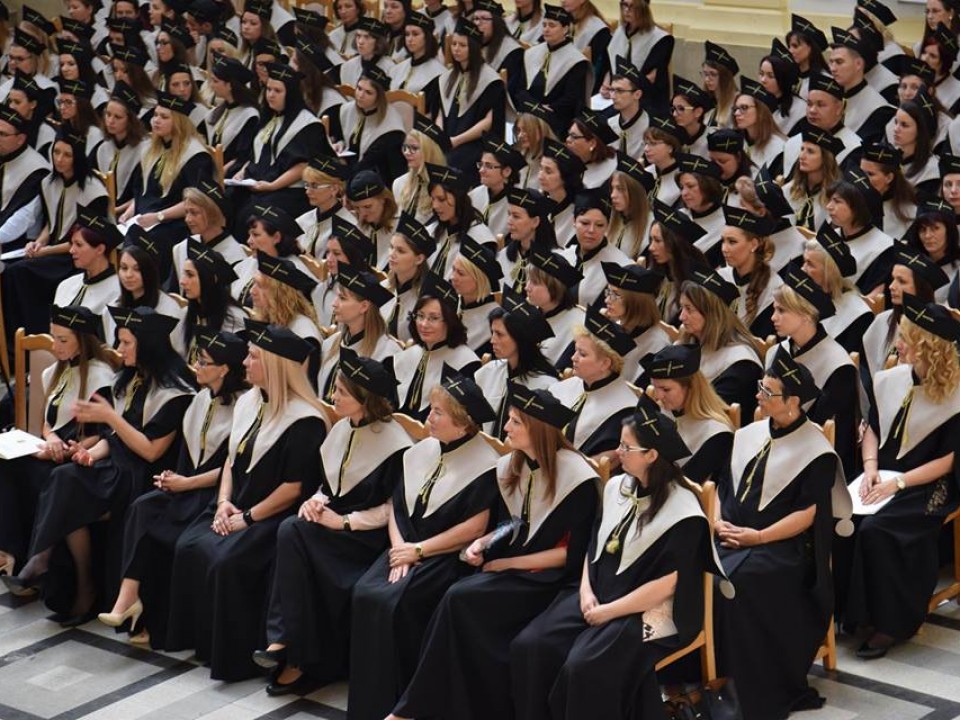 Diplomaosztó a Debreceni Egyetem Egészségügyi Karán