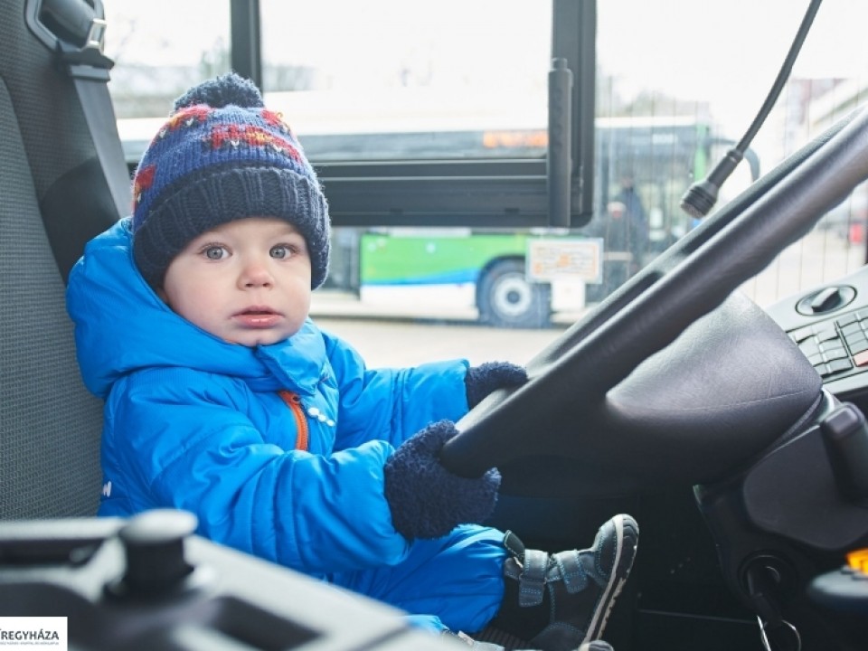 Bemutatták az új buszokat!