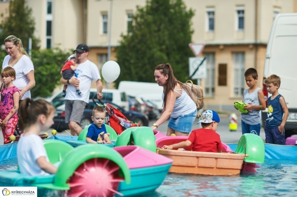 A gyerekeké volt a főszerep a Kossuth téren