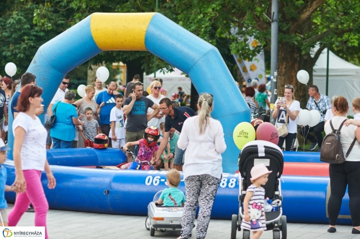 A gyerekeké volt a főszerep a Kossuth téren