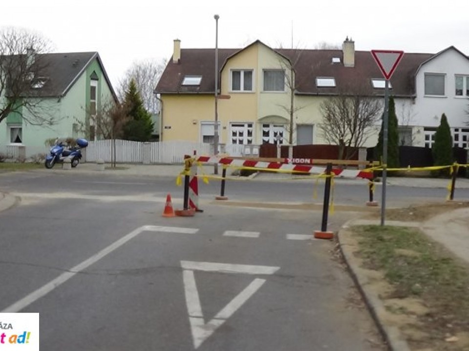 Munkálatok a Bánki és a Törpe utca kereszteződésében