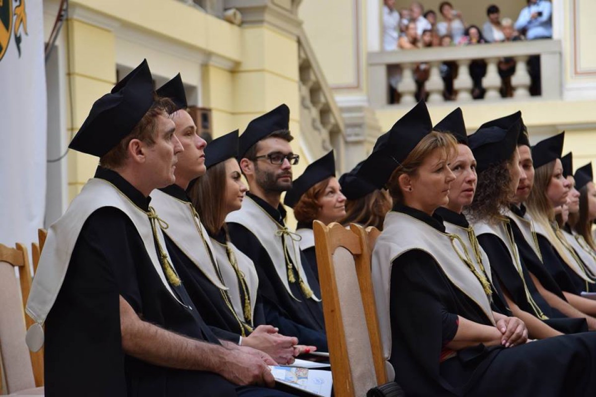 Diplomaosztó a Debreceni Egyetem Egészségügyi Karán