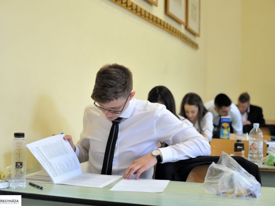 ELÉGEDETTEK VOLTAK A MAGYAR ÉRETTSÉGIVEL A DIÁKOK