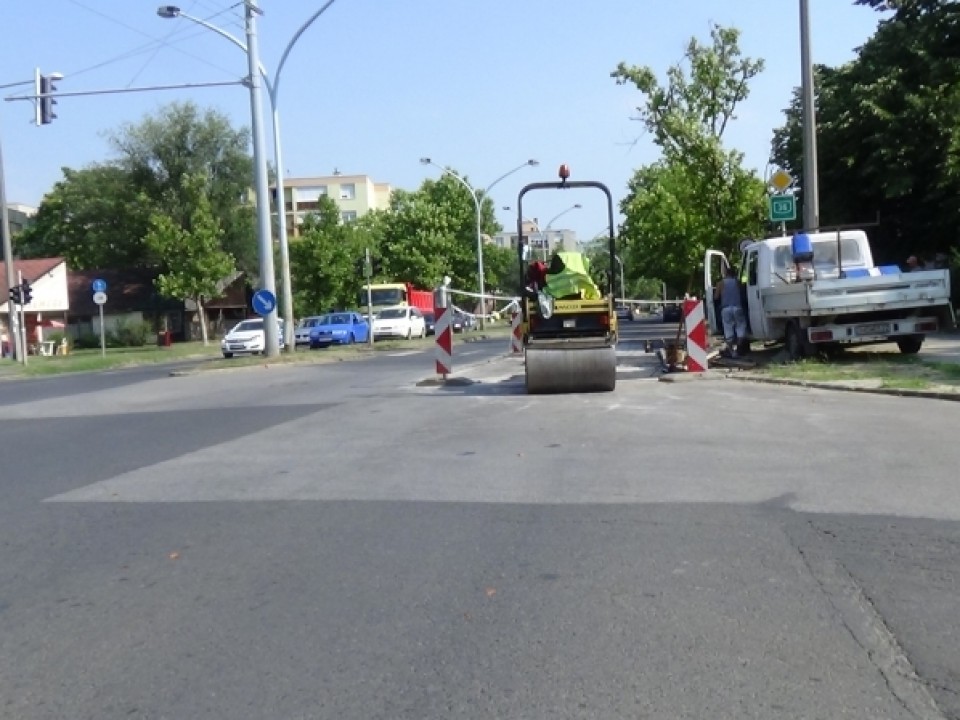 FOLYAMATOSAK AZ  ÚTFEJLESZTÉSEK NYÍREGYHÁZÁN 