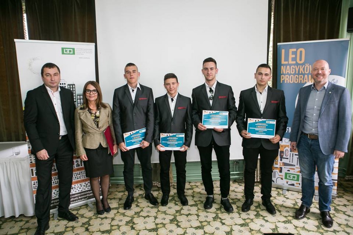 Elsők lettek az inczédysek