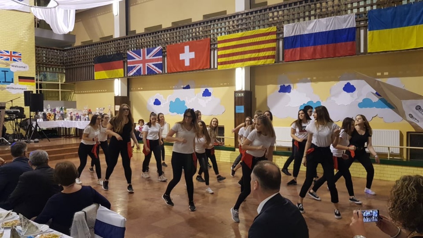Idén is fergeteges hangulatban telt a Vasvári Pál Gimnázium jótékonysági bálja