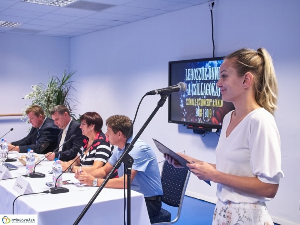 „Lehozzuk Önnek a csillagokat”