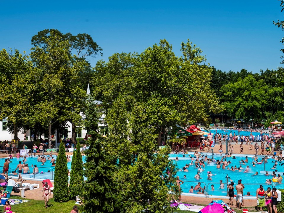 Itt a kánikula, csobbanj Te is!