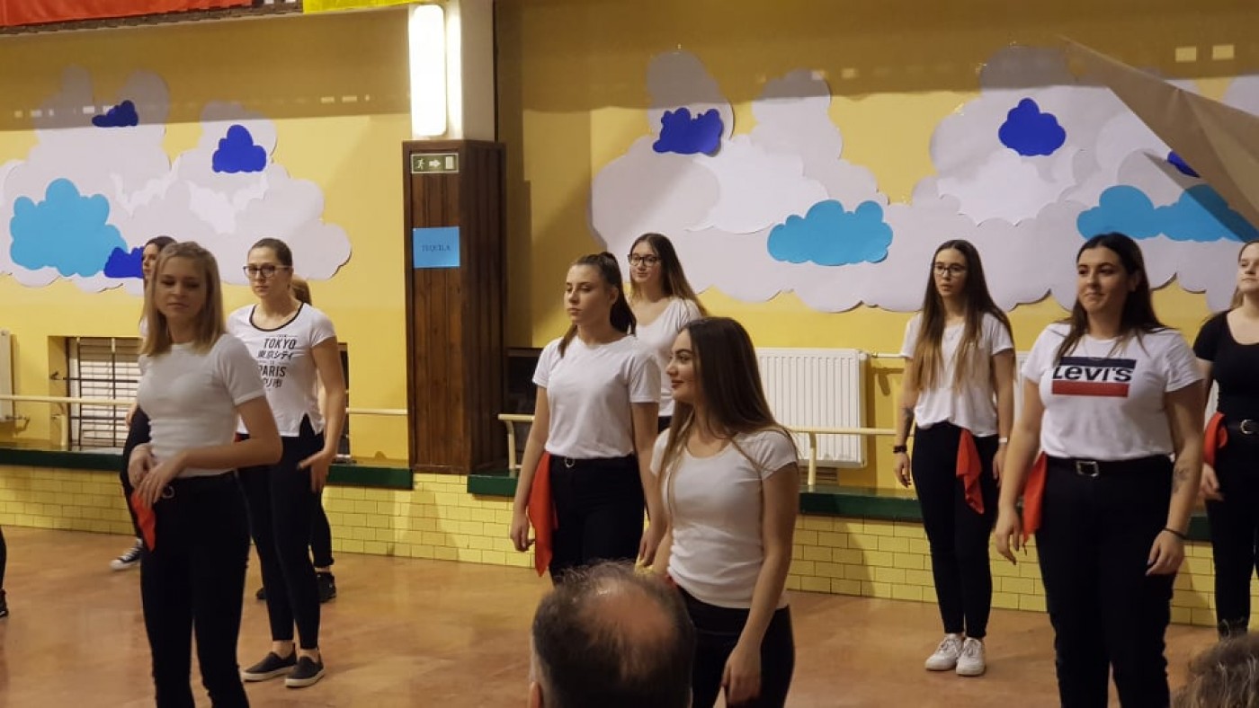 Idén is fergeteges hangulatban telt a Vasvári Pál Gimnázium jótékonysági bálja