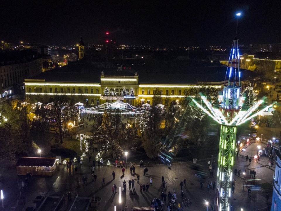 Nézd meg az adventi forgatagot a magasból!