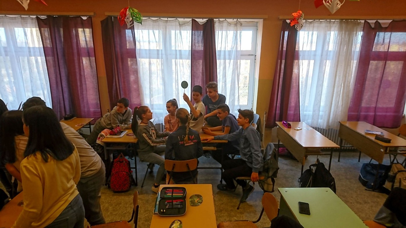 Erdőt hozott az Arany János Iskolába