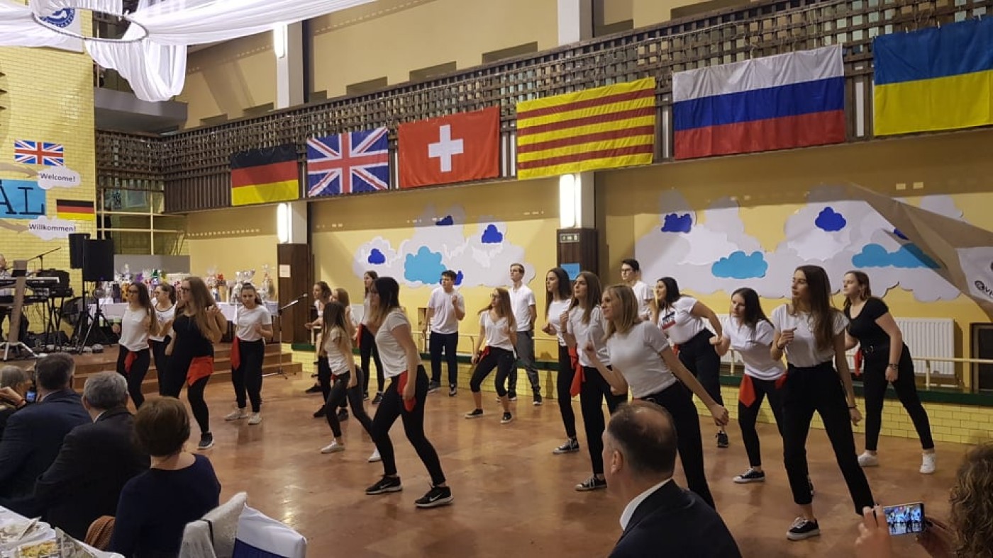 Idén is fergeteges hangulatban telt a Vasvári Pál Gimnázium jótékonysági bálja