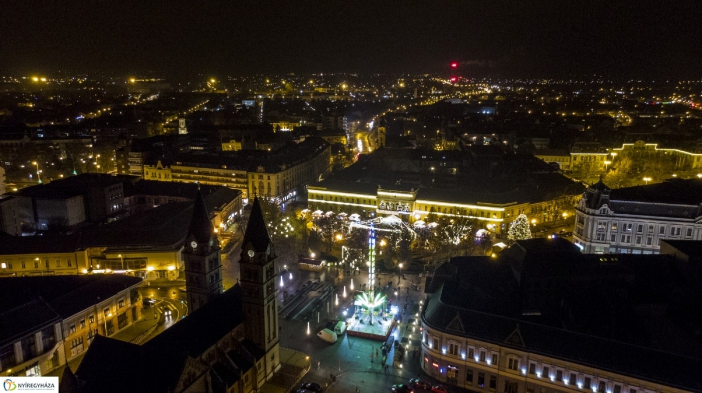 Nézd meg az adventi forgatagot a magasból!