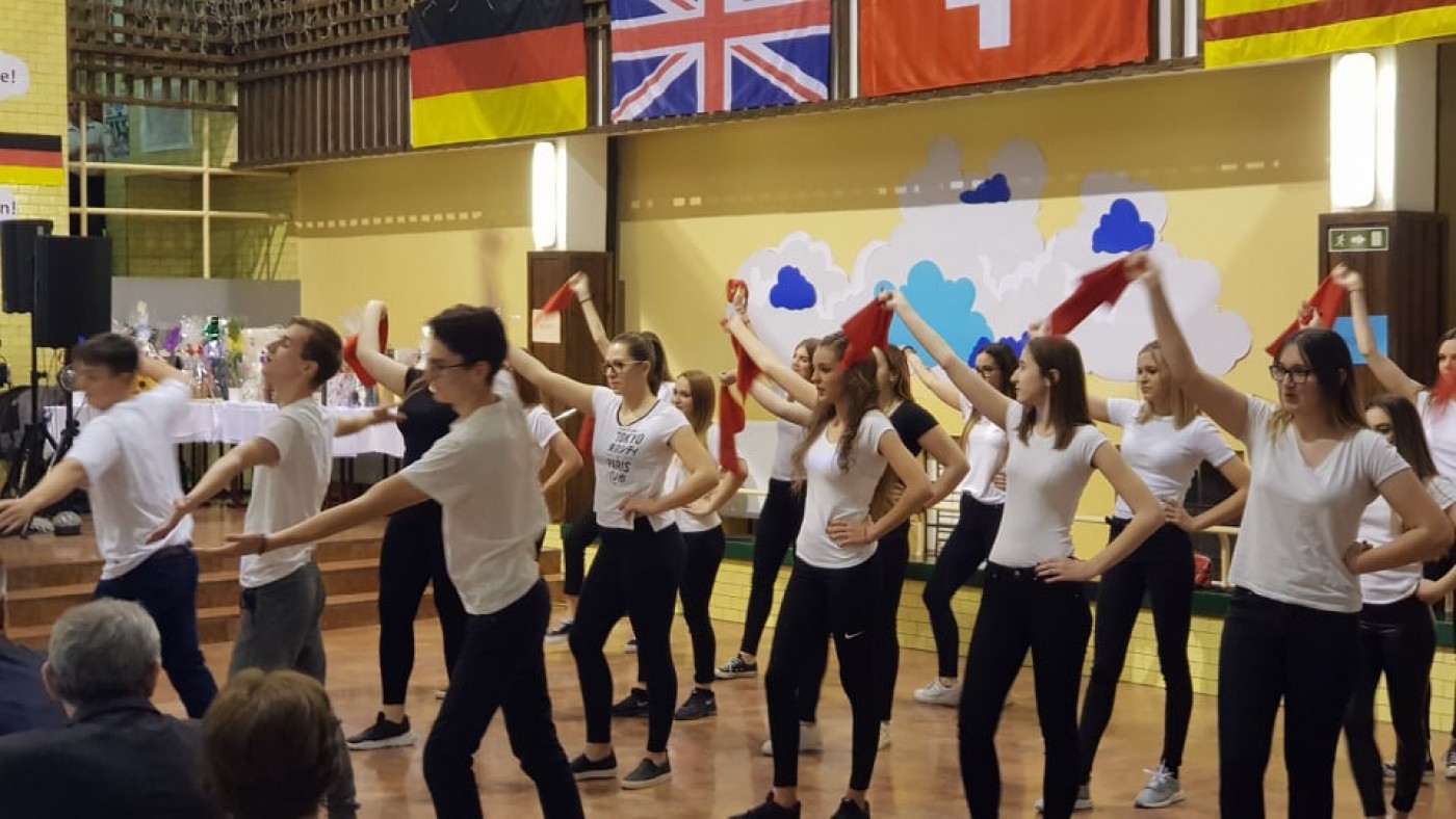 Idén is fergeteges hangulatban telt a Vasvári Pál Gimnázium jótékonysági bálja