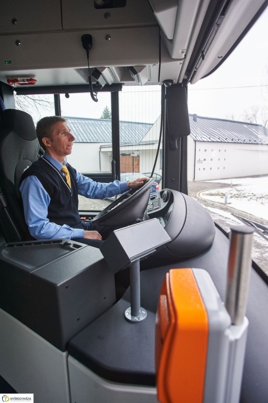 Kipróbálták a sajtósok az új buszokat
