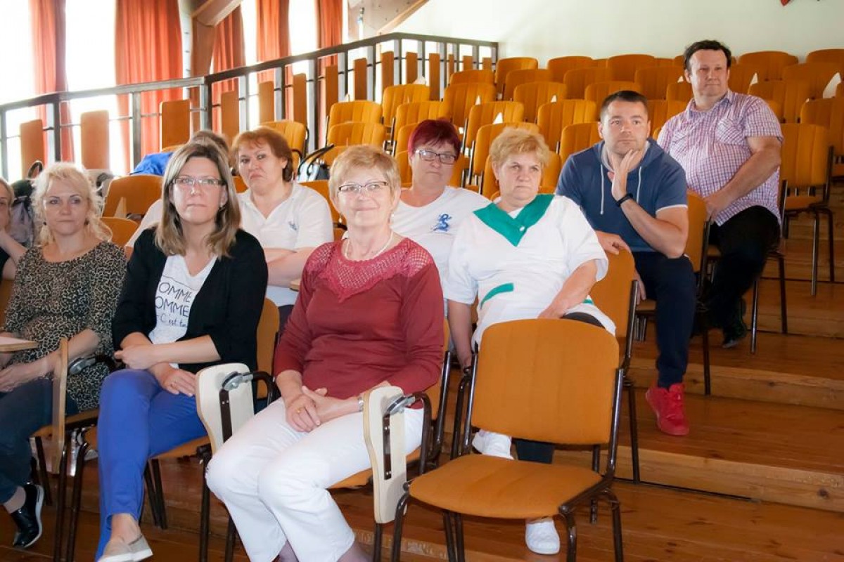 A takarító néniktől is búcsúztak