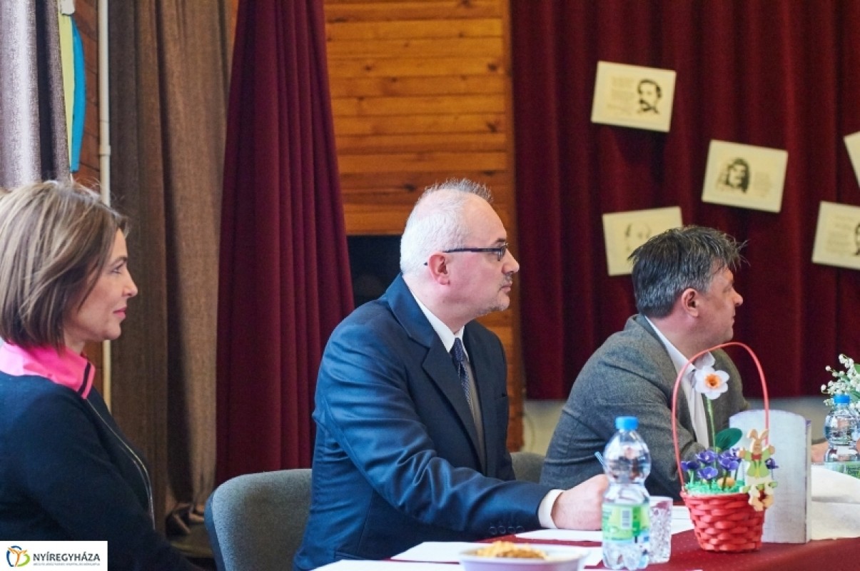Határtalanul magyarul vers- és prózamondó verseny