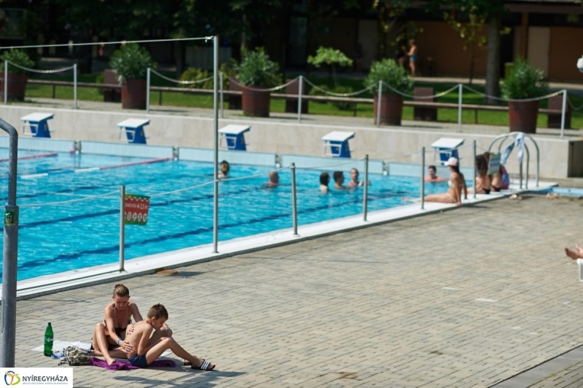 Sokakat kicsalogatott a strandra a jó idő hétvégén