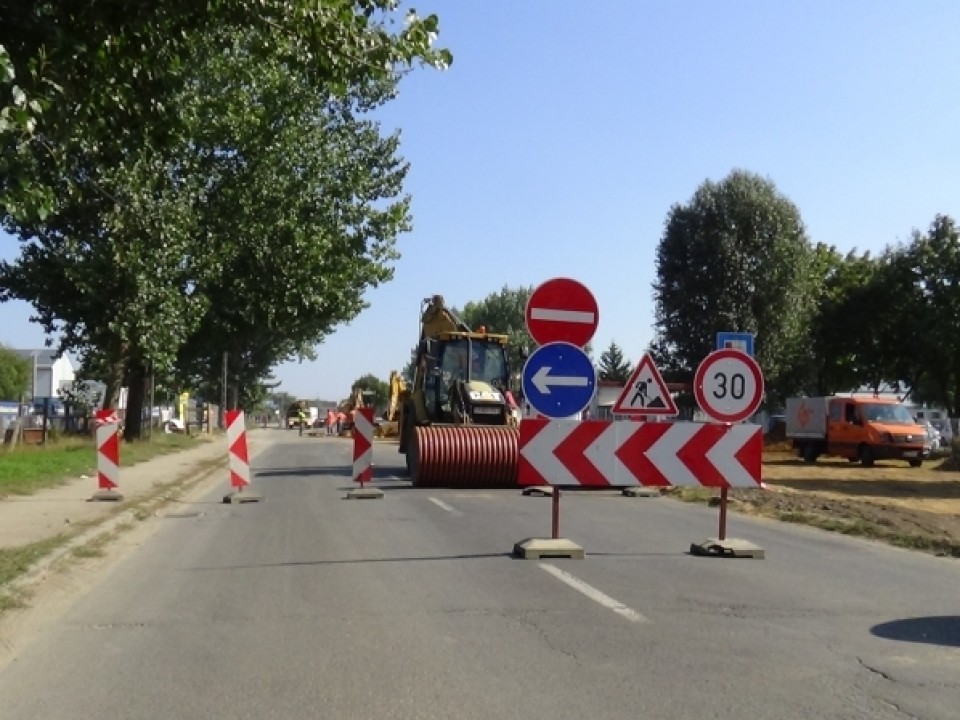 FELÚJÍTJÁK A TELJES TÜNDE UTCÁT