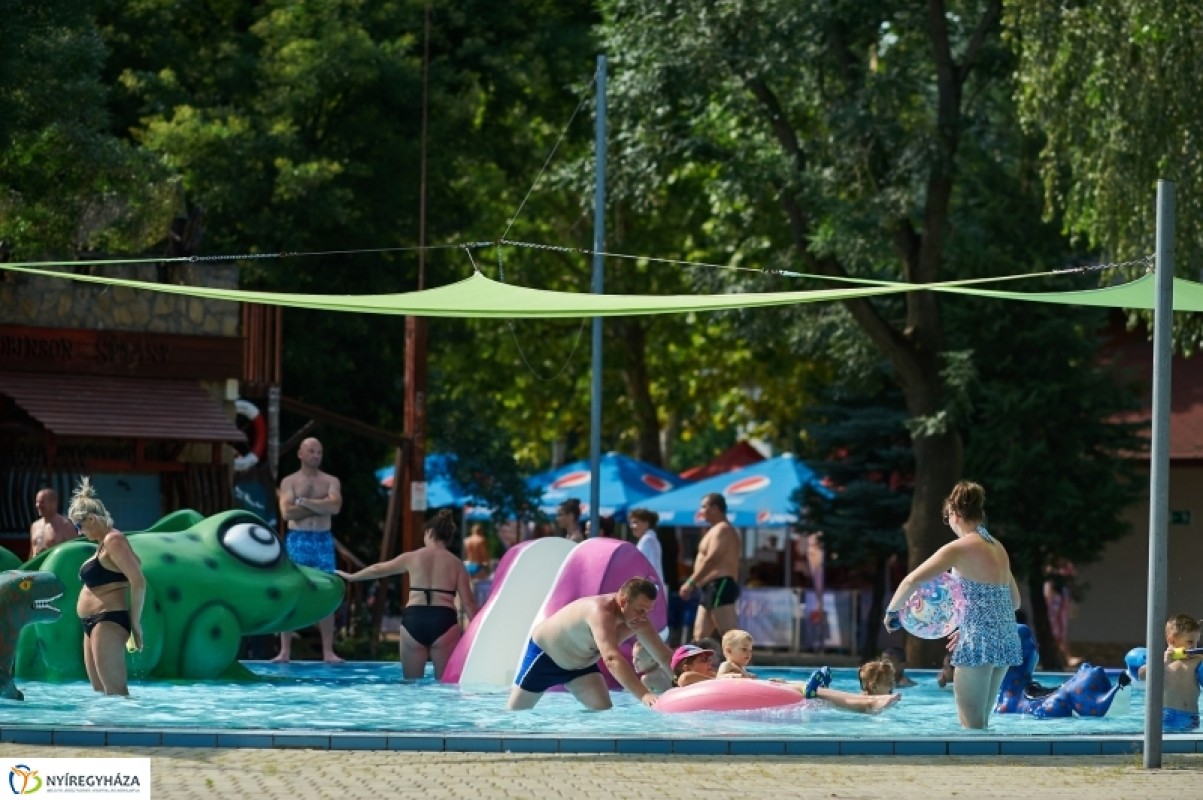 Sokakat kicsalogatott a strandra a jó idő hétvégén