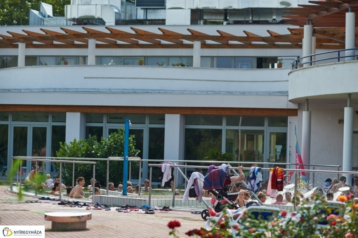 Sokakat kicsalogatott a strandra a jó idő hétvégén
