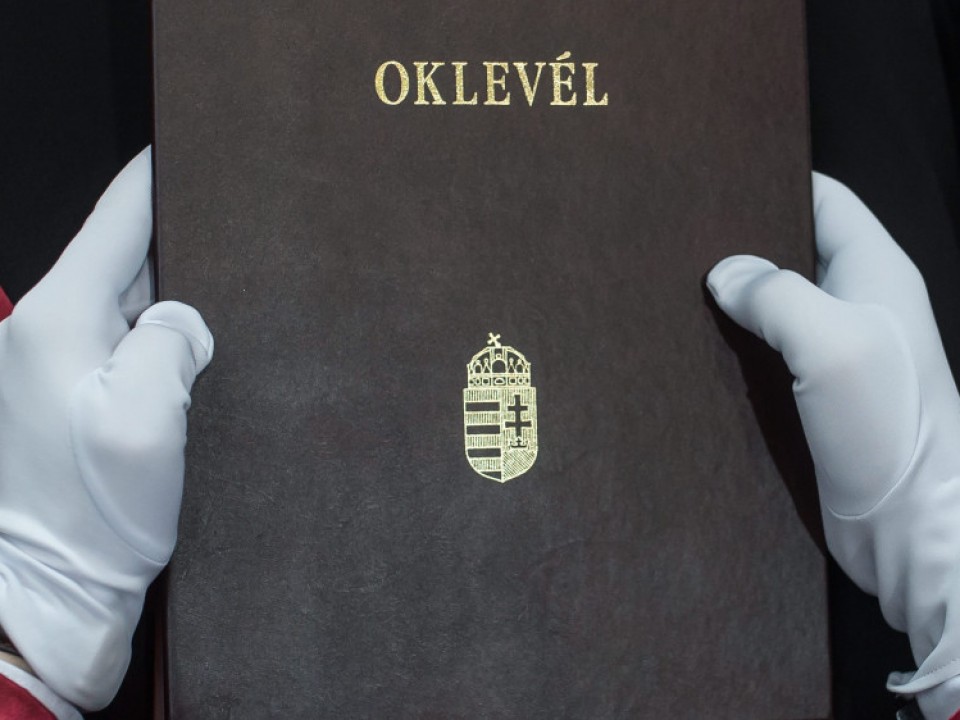 Megvan az időpont a diplomák kiállítására vonatkozó kérelmek beadásáról a Nyíregyházi Egyetemen