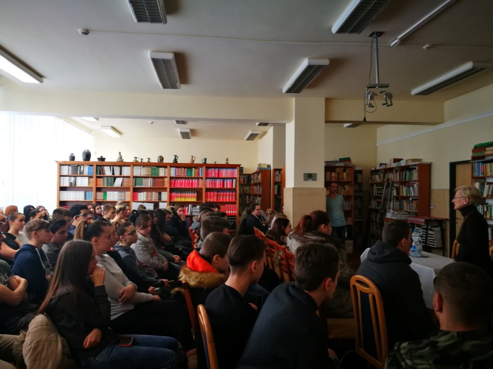 Megemlékezés a holocaust áldozatairól a Wesselényiben