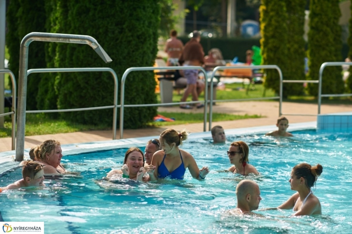 Sokakat kicsalogatott a strandra a jó idő hétvégén