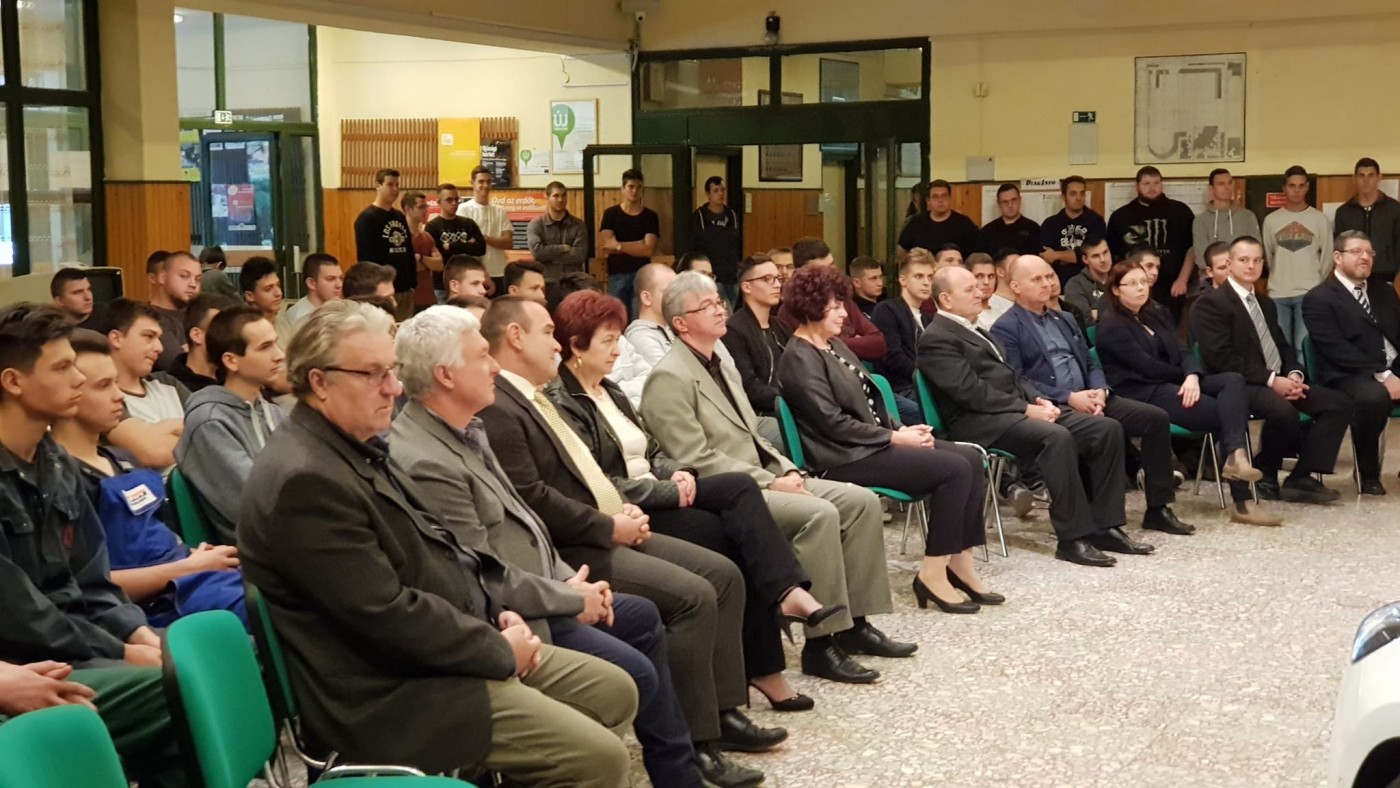 FORD FIESTÁT KAPOTT A BÁNKI A FORD KARRIERPROGRAM KERETÉBEN