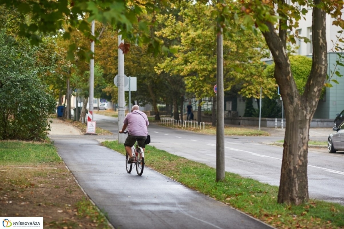 SZEPTEMBER 28-IG ELKÉSZÜLHET A SÓSTÓHEGYI ÚTI KERÉKPÁRÚT