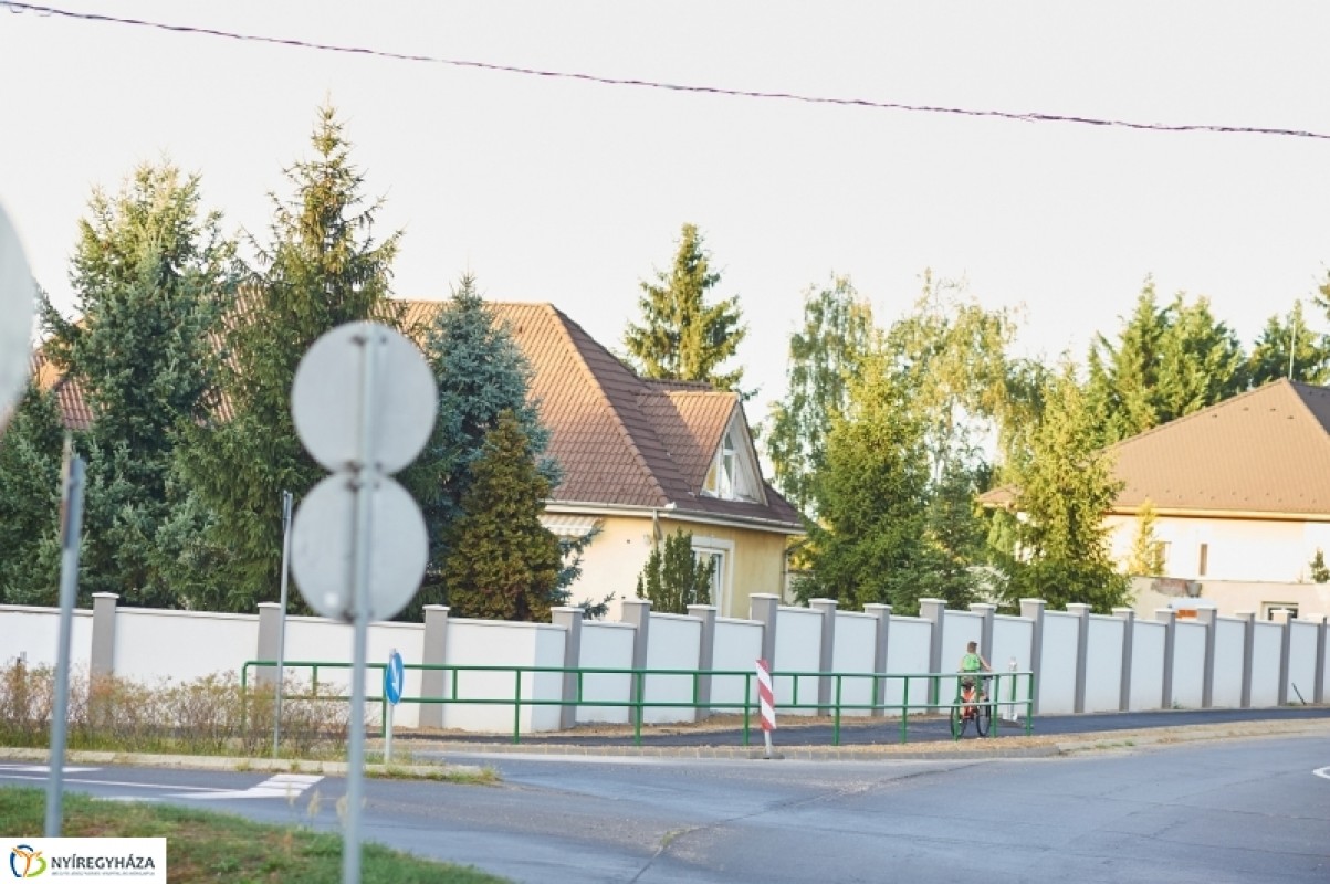 SZEPTEMBER 28-IG ELKÉSZÜLHET A SÓSTÓHEGYI ÚTI KERÉKPÁRÚT