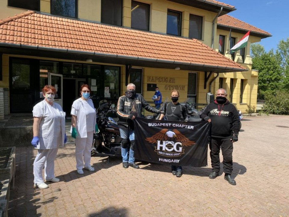 Motoros összefogással 18 900 védőmaszkot szállítottak ki országszerte
