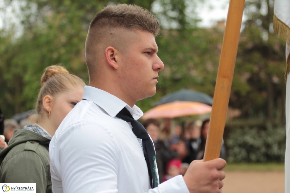 Elballagtak a Lippaiból is