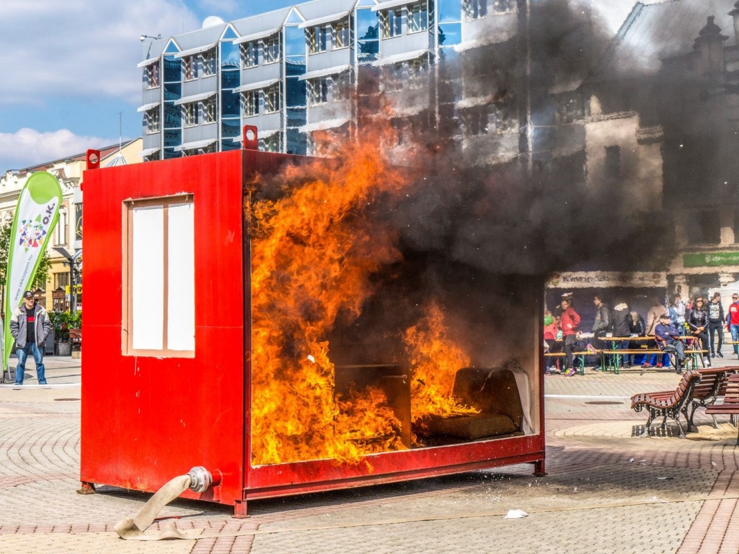 Tűzoltók és katonák a Hellón - Galéria