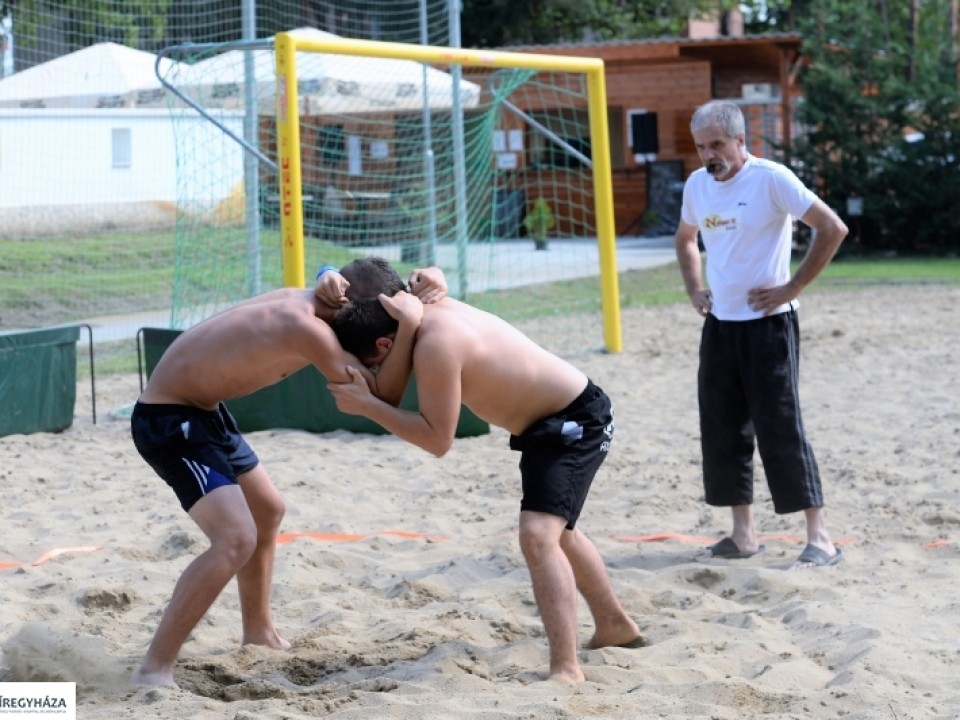 Strandbirkózás Sóstón
