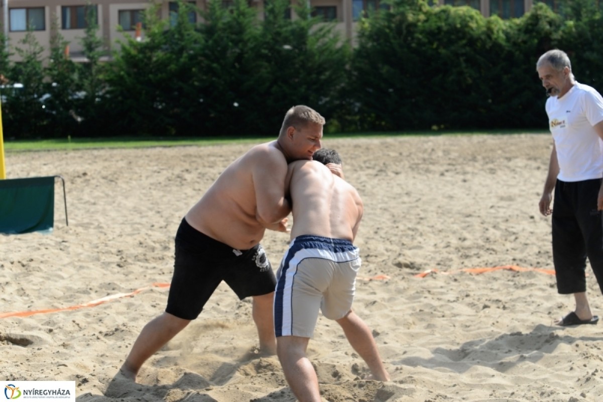 Strandbirkózás Sóstón