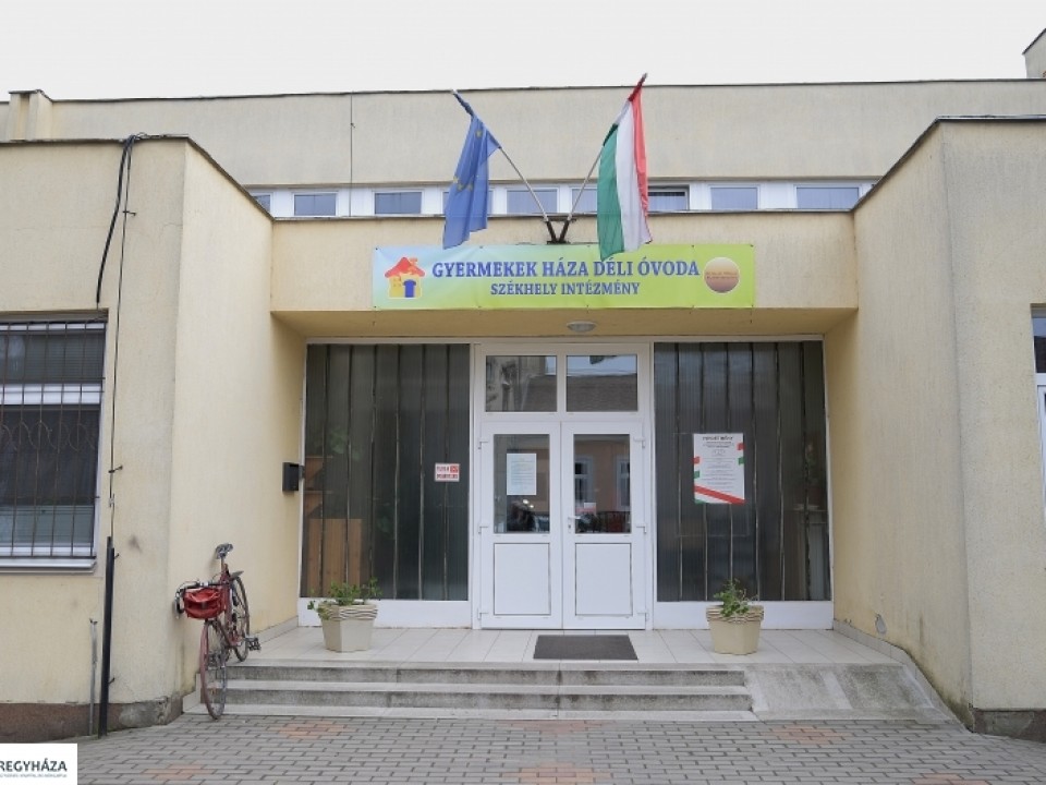 Ennyi pénz közintézmények felújítására! Rendkívüli!